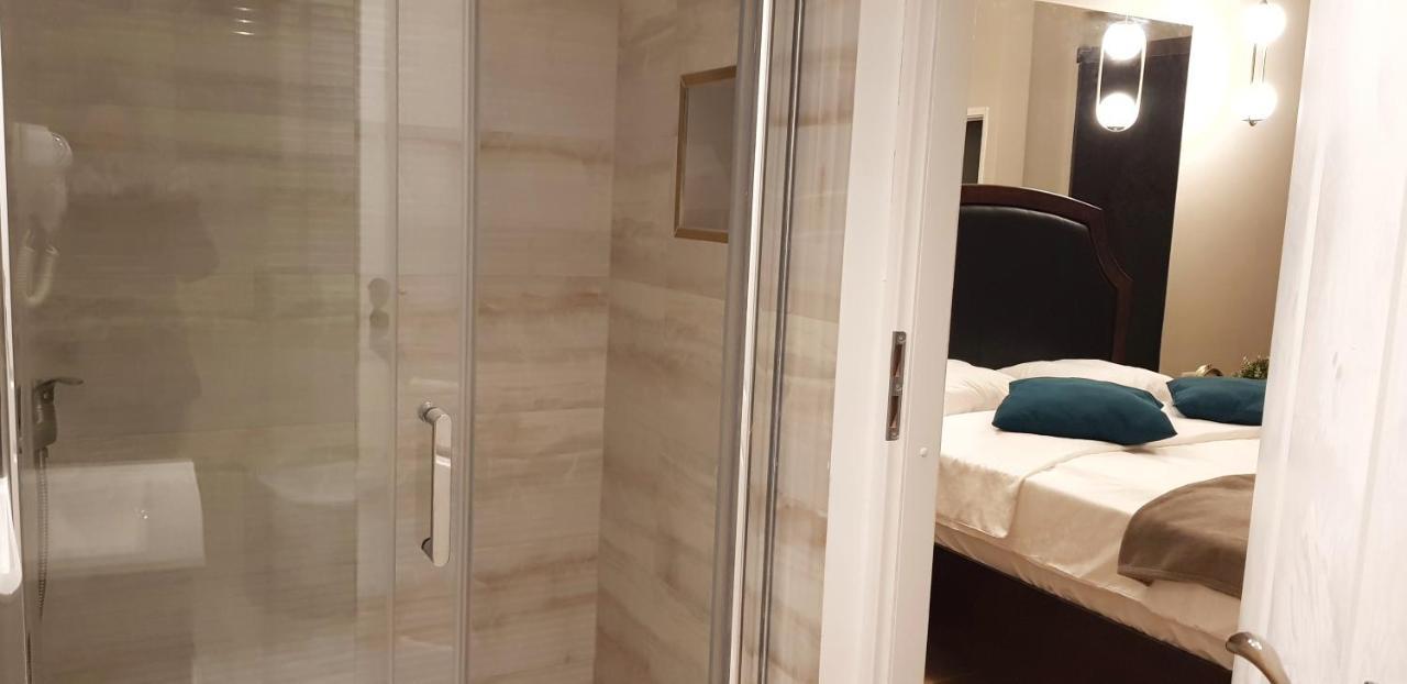 Elania Residence Târgu Jiu Εξωτερικό φωτογραφία