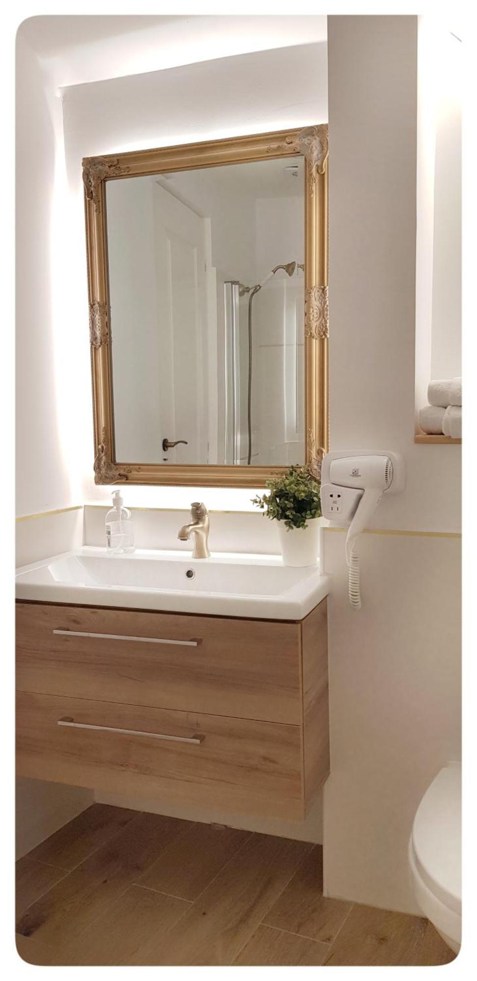 Elania Residence Târgu Jiu Εξωτερικό φωτογραφία