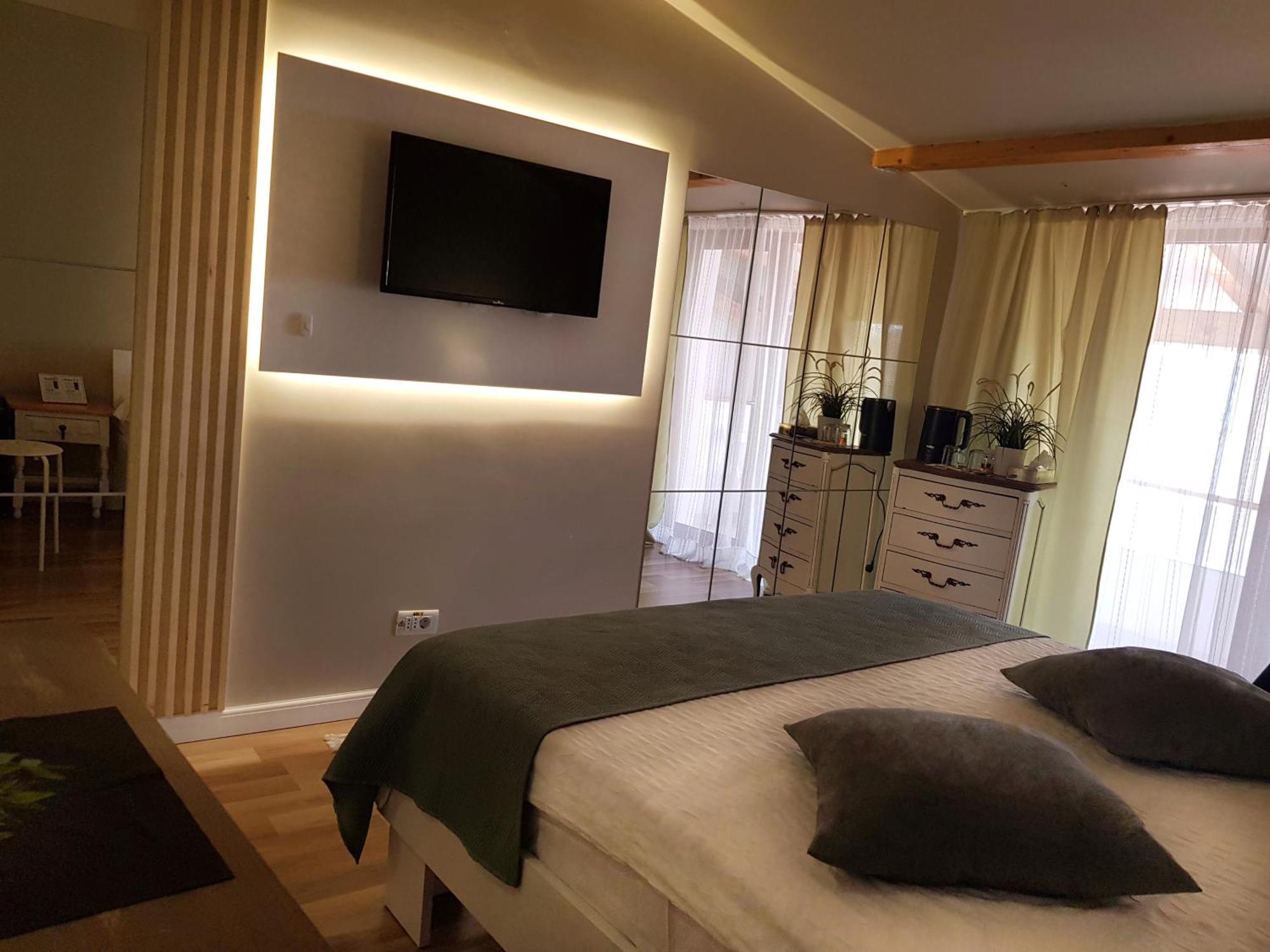 Elania Residence Târgu Jiu Εξωτερικό φωτογραφία